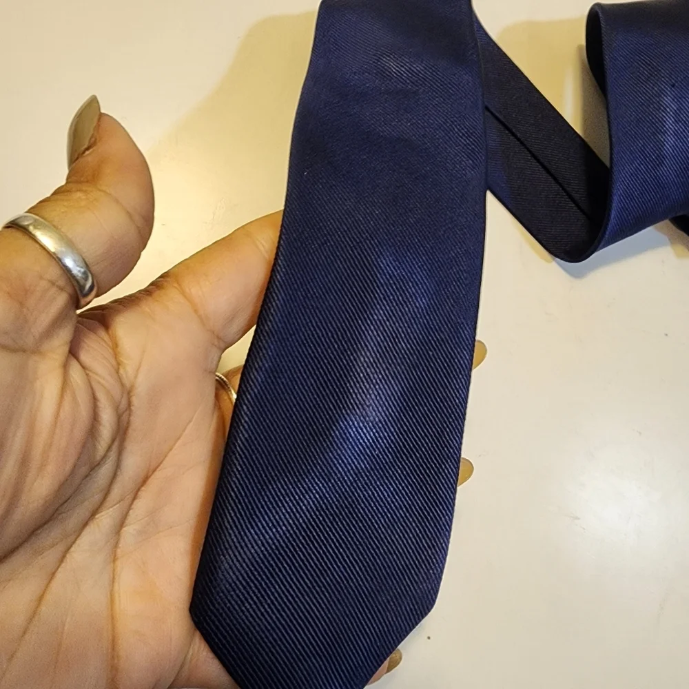 J Crew Elegant Navy Blue Silk Slim Tie